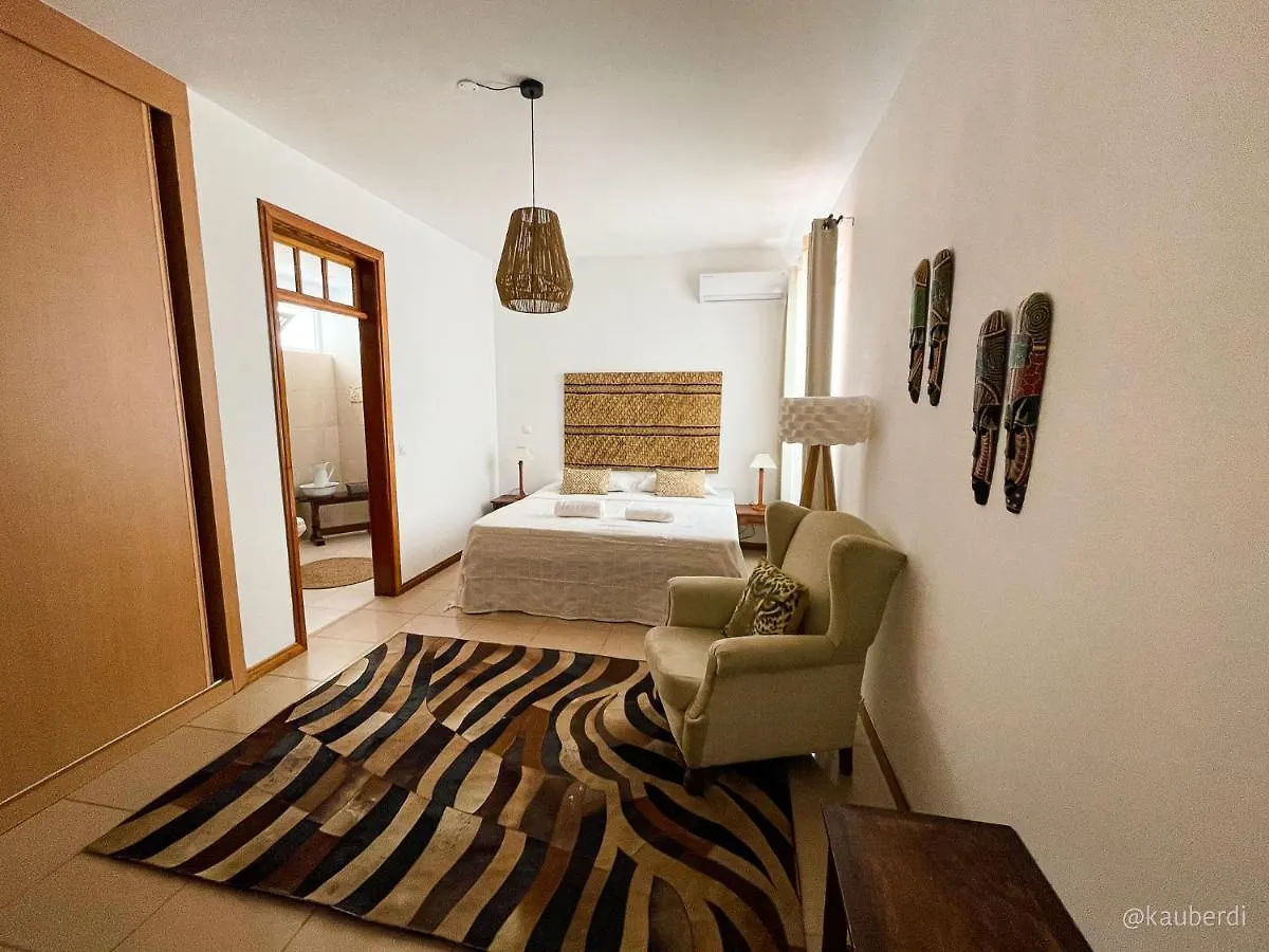 Salav Guesthouse Praia 3*,